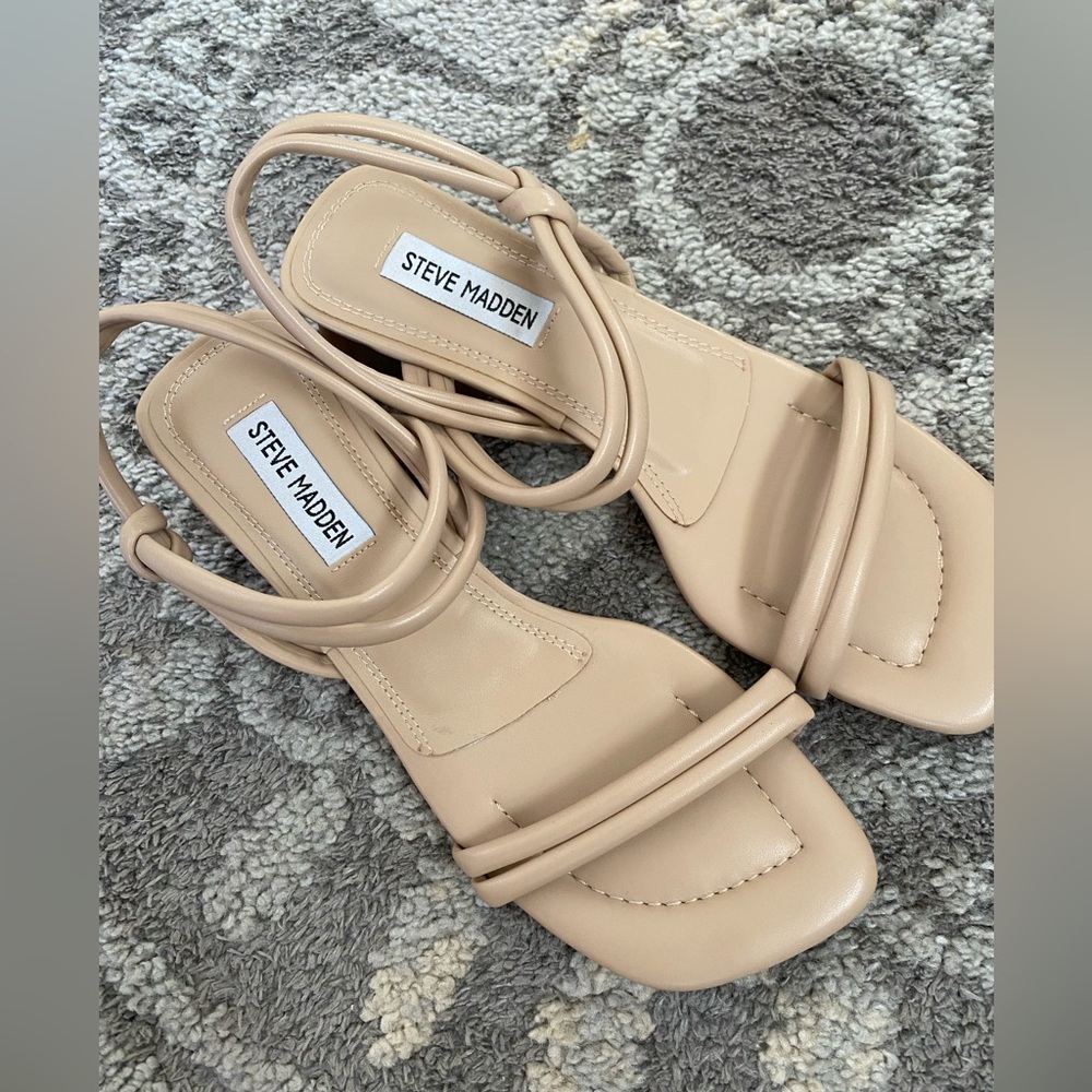 Steve Madden Sandals size 6.5, women’s heels, tan dress shoes